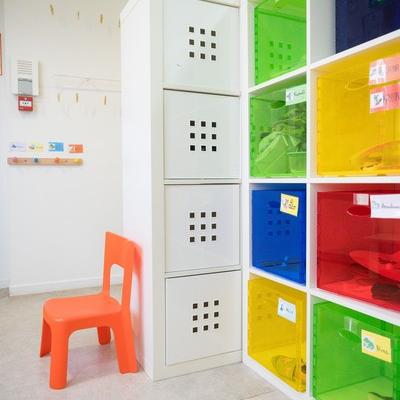 Espace d'accueil chaleureux de la micro-crèche Un jeu d'enfant à Reims
